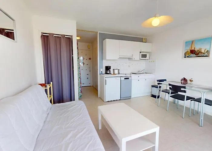 De L Ocean Apartment *